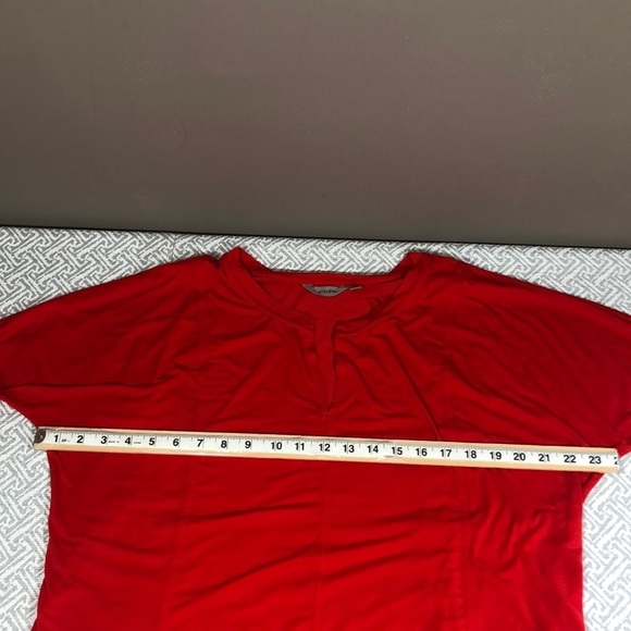 Athleta Essence Boxy Red Top Medium - Picture 4 of 8